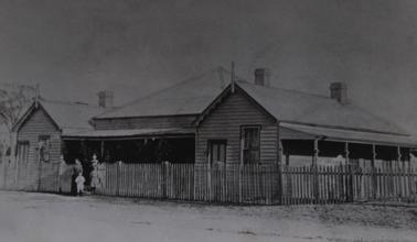 Sullivan family at Cliff house cnr Napier St and Point Nepean Road