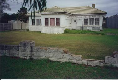 Jack and Molly Campbell's house, Collingwood St, Rye. (Taken before demolition in 2001 to become part of school ground).