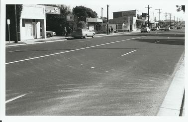 Point Nepean Road looking West between Weir St and Hunt Ave