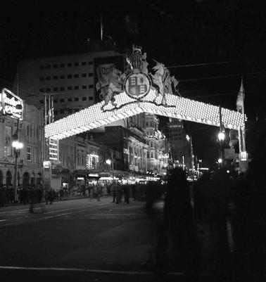 Melbourne, 1954
Melbourne prepared for the visit of Queen Elizabeth II.