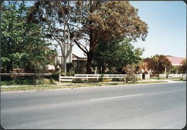 Front view of the residence of Leslie Moorhead Main Street Mornington this is now the site of Moorhead House - 3 residences involved