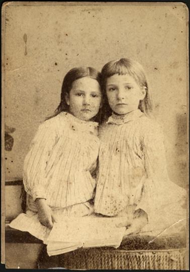 A portrait of Florence (left) and Alice (right) Unthank c1895