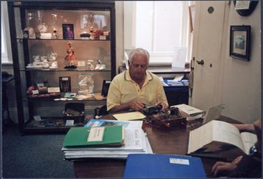 Bill Hall, from the Morse Code Society, giving a Morse Code Demonstration at OPOM Mornington, Australia Day 2004