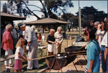 People of the community interacting with members of the Mornington Historical Society at the Bicentennial Picnic in the Mornington Park, March 1988