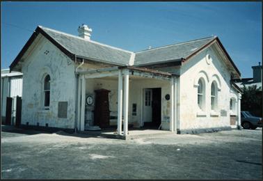 This photo shows the front entrance to the old post office museum 1987 before repainting
