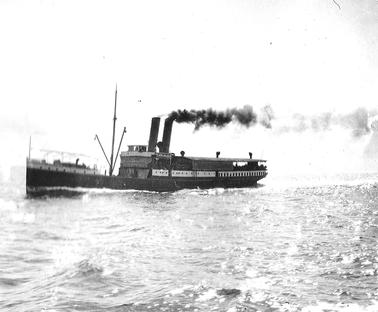 B & W image of unknown steamer in Port Phillip Bay
