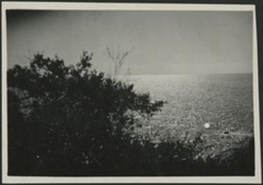 This is a beautiful photo of the sea at sunset from the shore at Mornington.